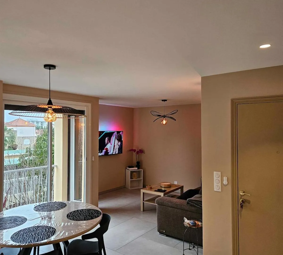 Appartement Proche De La Mer Vallauris Διαμέρισμα